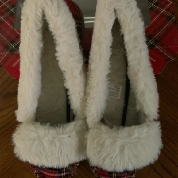 NEW-Out of the box.🗃️ Multicolor Slip on house shoes. - Picture 4 of 5